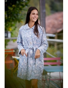 Bata Larga Abotonada Hojas...