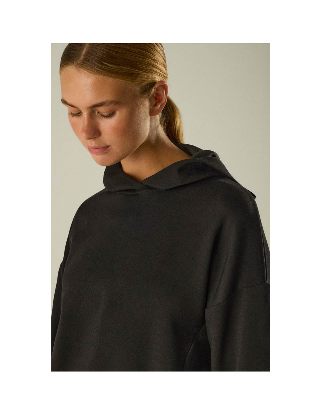 Sudadera Deportiva Con Capucha Ysabel... Sudadera Deportiva Con Capucha Ysabel...