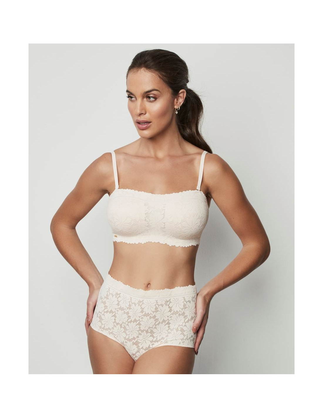 Sujetador Bandeau Comfortwear Sin... Sujetador Bandeau Comfortwear Sin...
